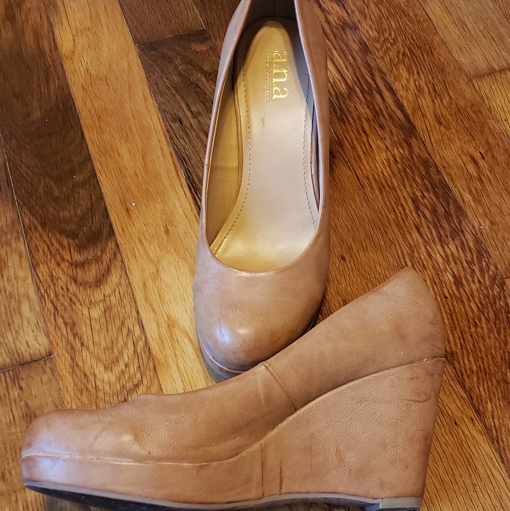 Wedges - Picture 2 of 4